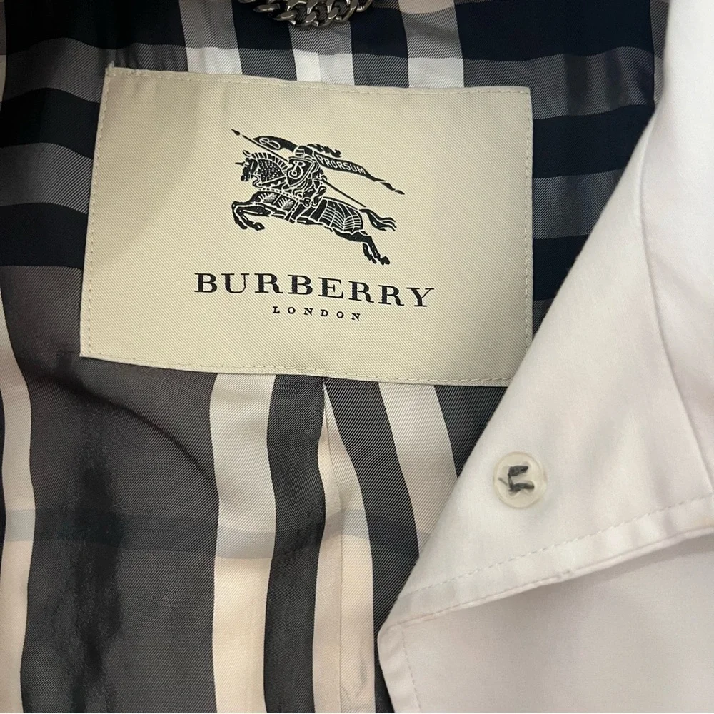 Burberry Trench Classic Cream with Belt - Picture 10 of 14